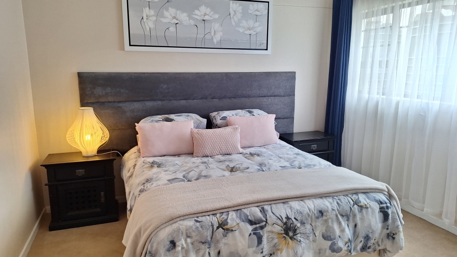 6 Bedroom Property for Sale in Gonubie Eastern Cape